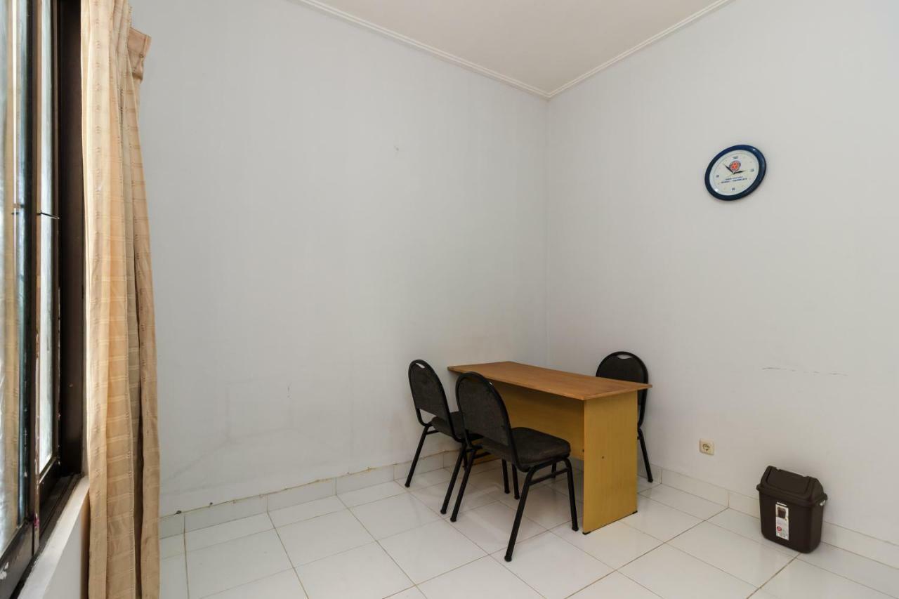 Reddoorz Syariah Near Pondok Indah Mall 3 Jakarta Buitenkant foto