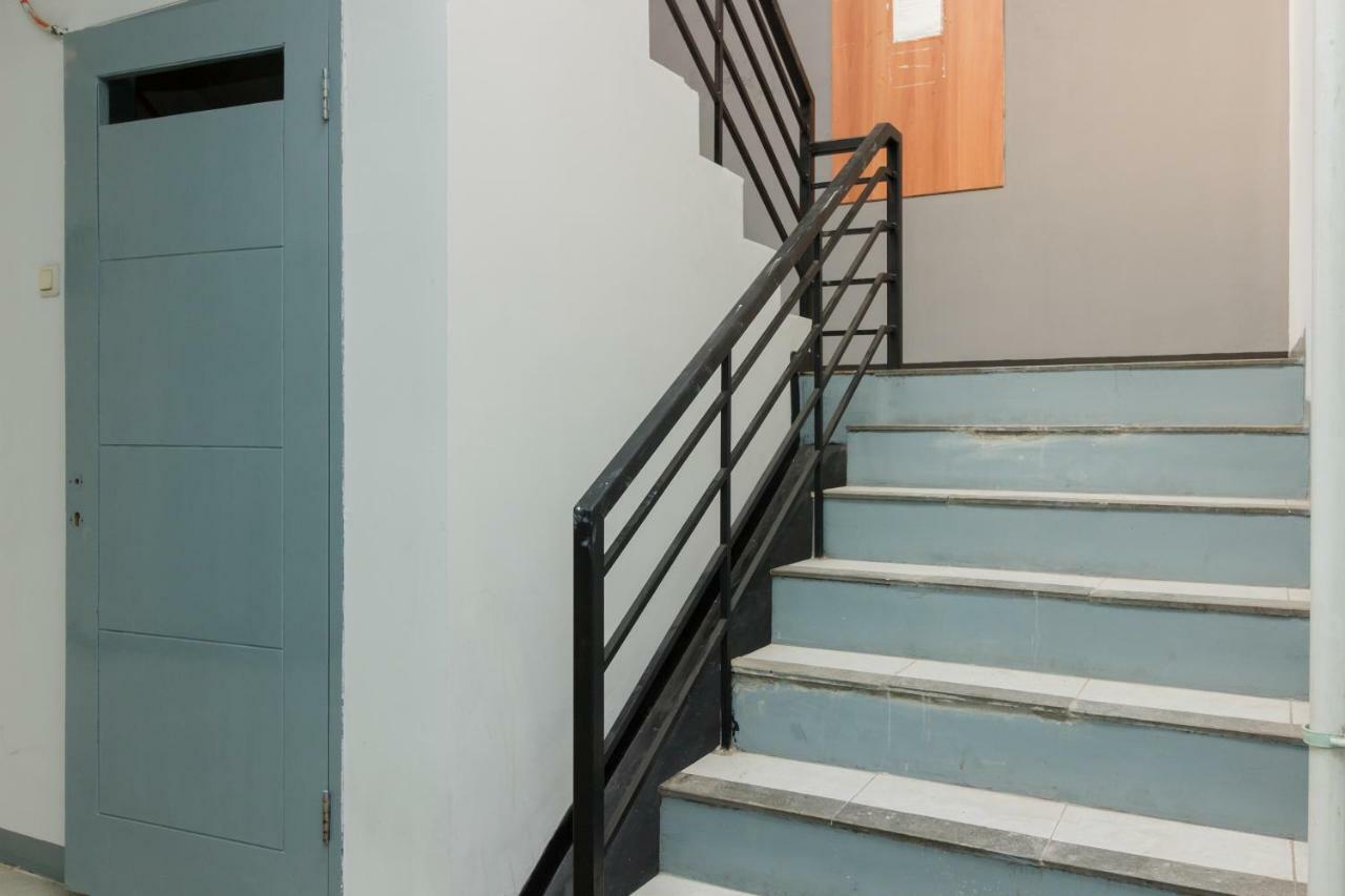 Reddoorz Syariah Near Pondok Indah Mall 3 Jakarta Buitenkant foto